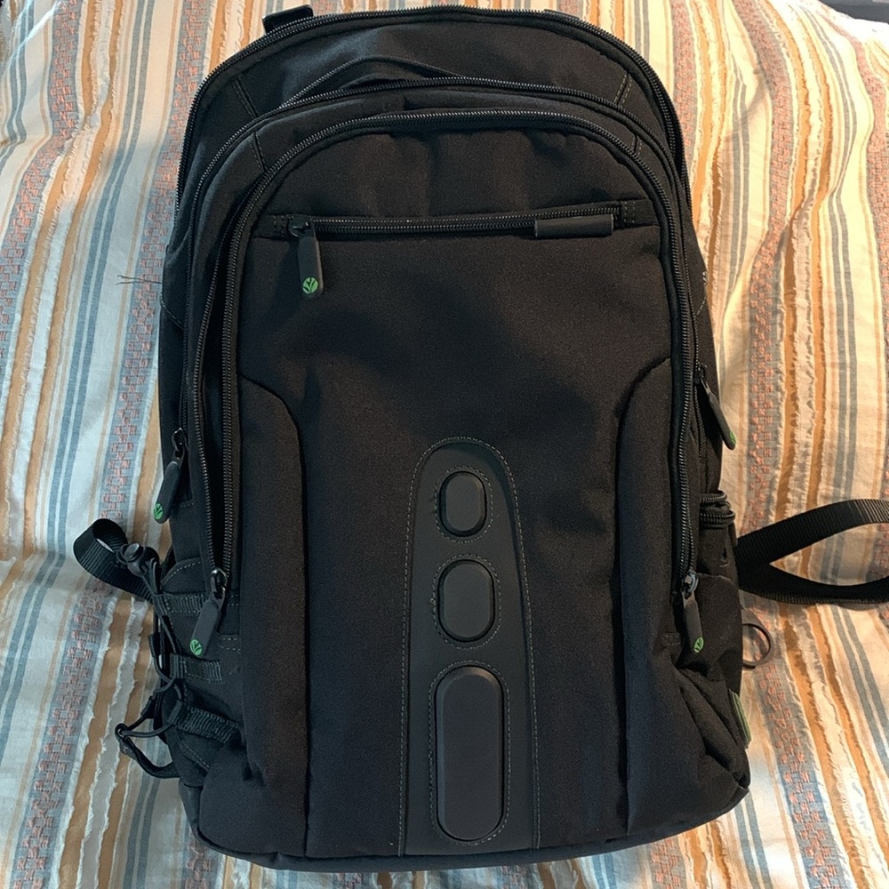 Targus eco smart black backpack with so many pockets and laptop area
